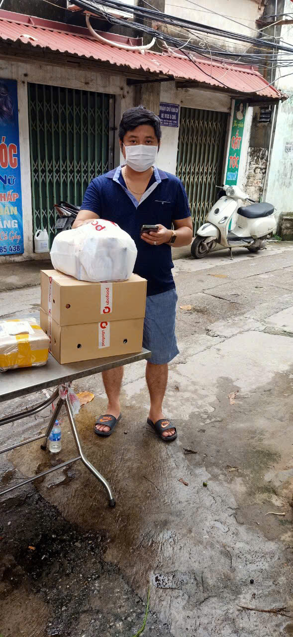Hoạt động Hỗ Trợ Nhu Yếu Phẩm Cho Nhân Viên Công Ty Trong Mùa Dịch COVID-19